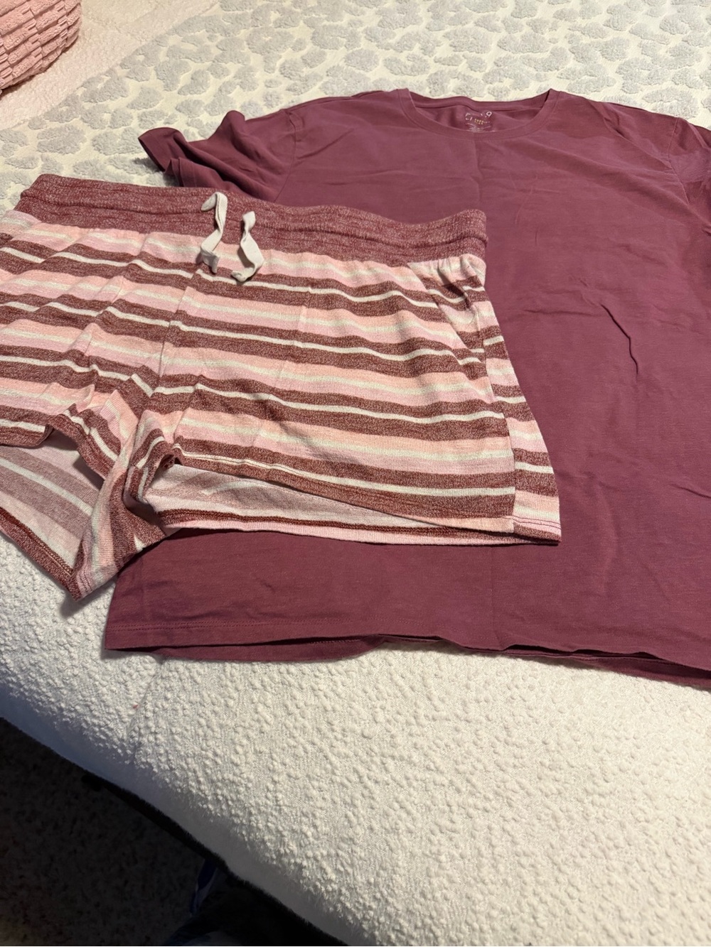 Apt. 9 Women's Mauve Tee and Striped Pink/Mauve Lounge Shorts Set